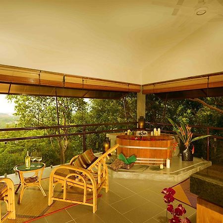 Ambong Rainforest Retreat Pantai Tengah  Exteriör bild