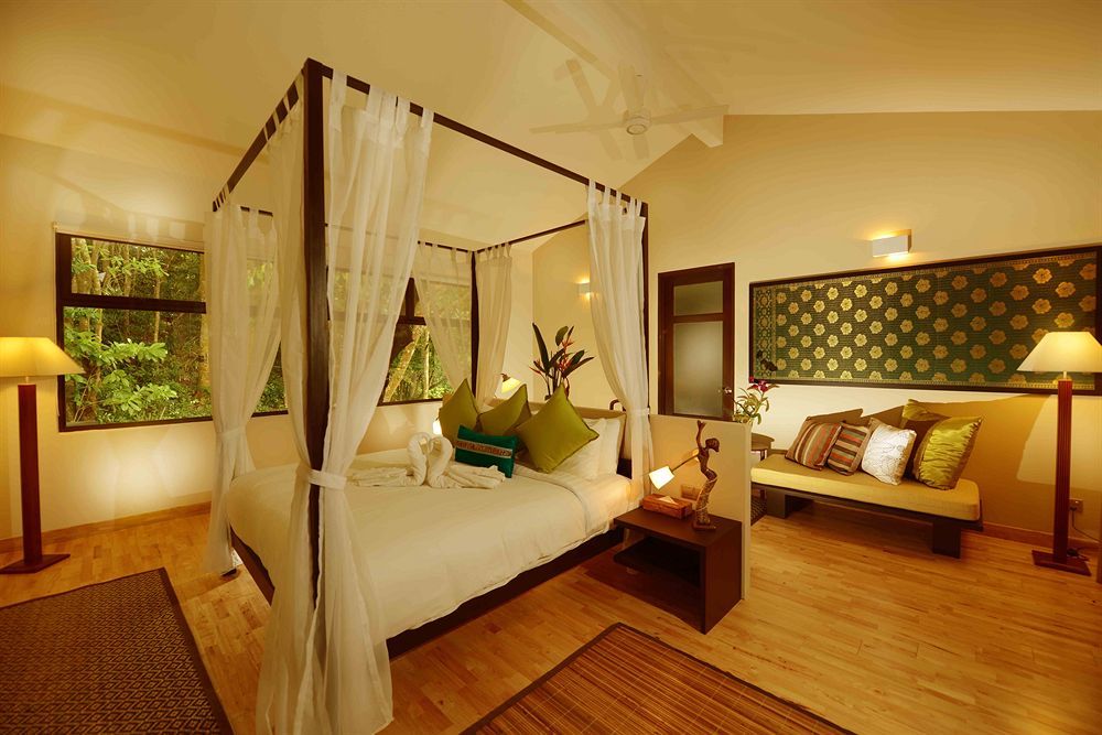Ambong Rainforest Retreat Pantai Tengah  Exteriör bild