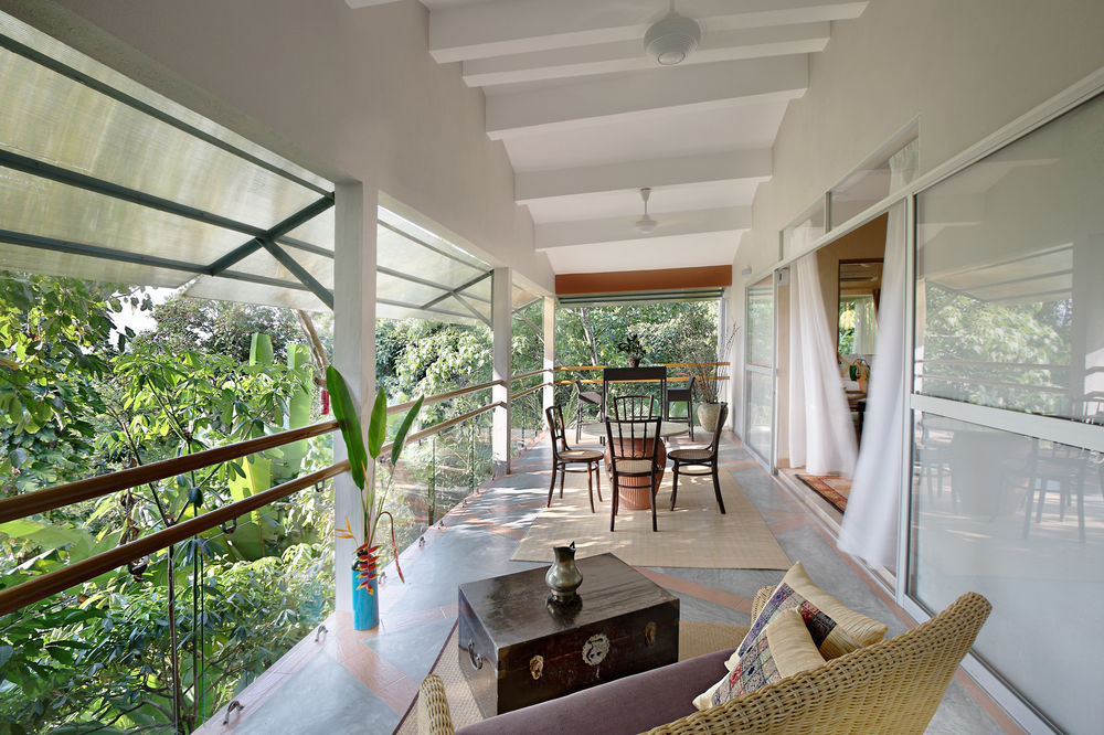 Ambong Rainforest Retreat Pantai Tengah  Exteriör bild