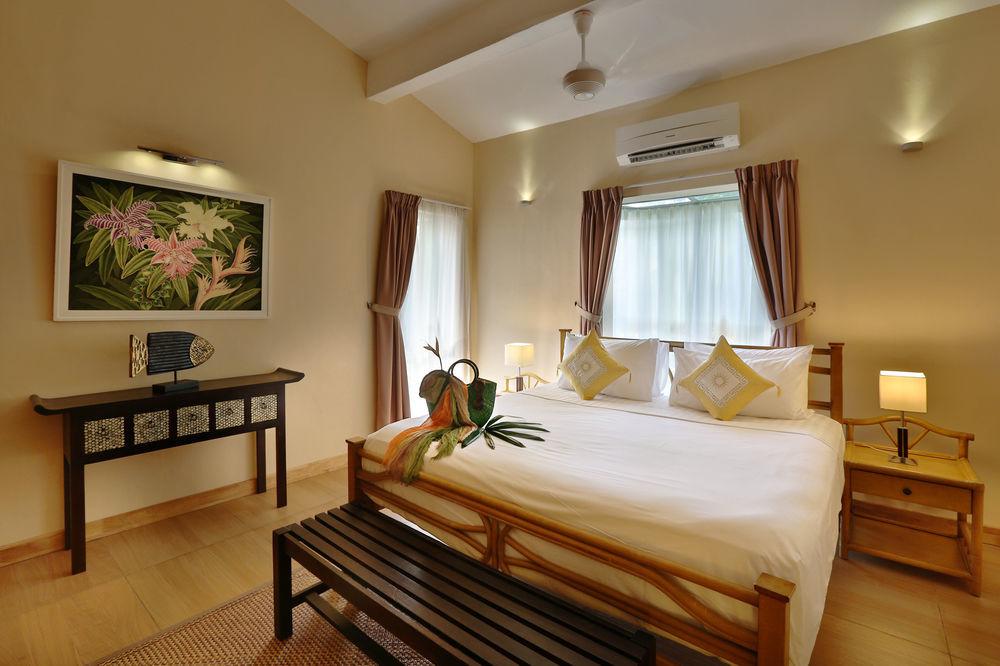 Ambong Rainforest Retreat Pantai Tengah  Exteriör bild