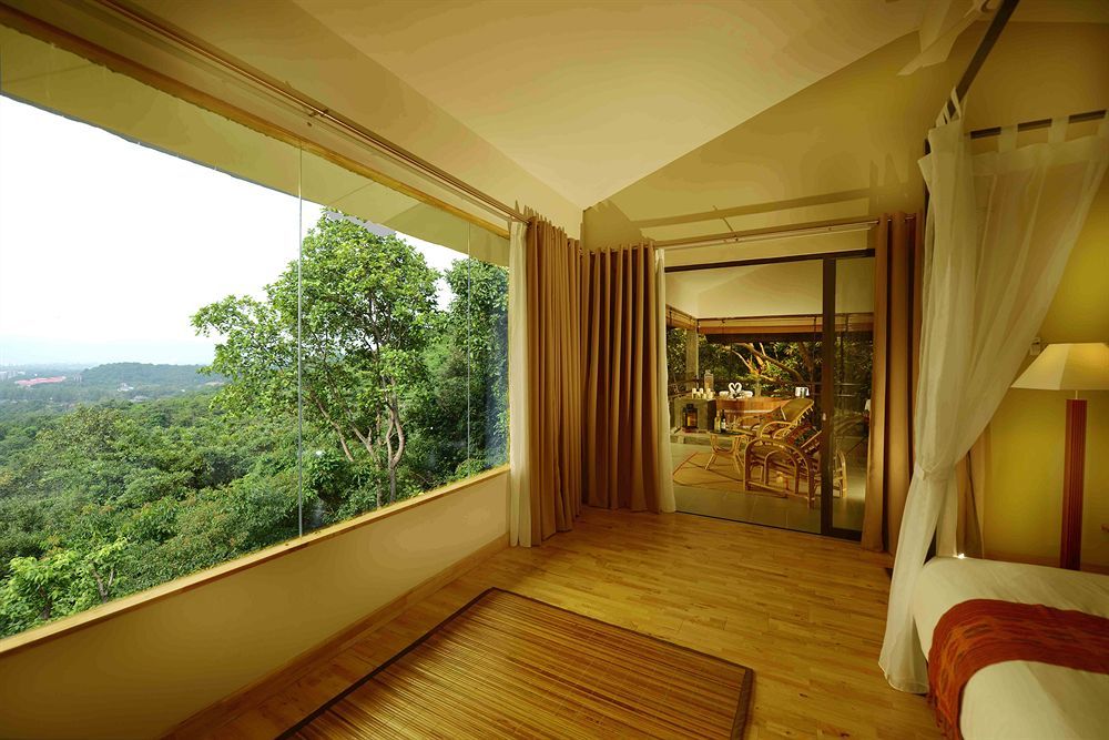 Ambong Rainforest Retreat Pantai Tengah  Exteriör bild