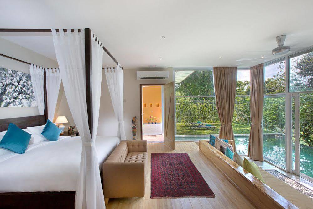 Ambong Rainforest Retreat Pantai Tengah  Exteriör bild